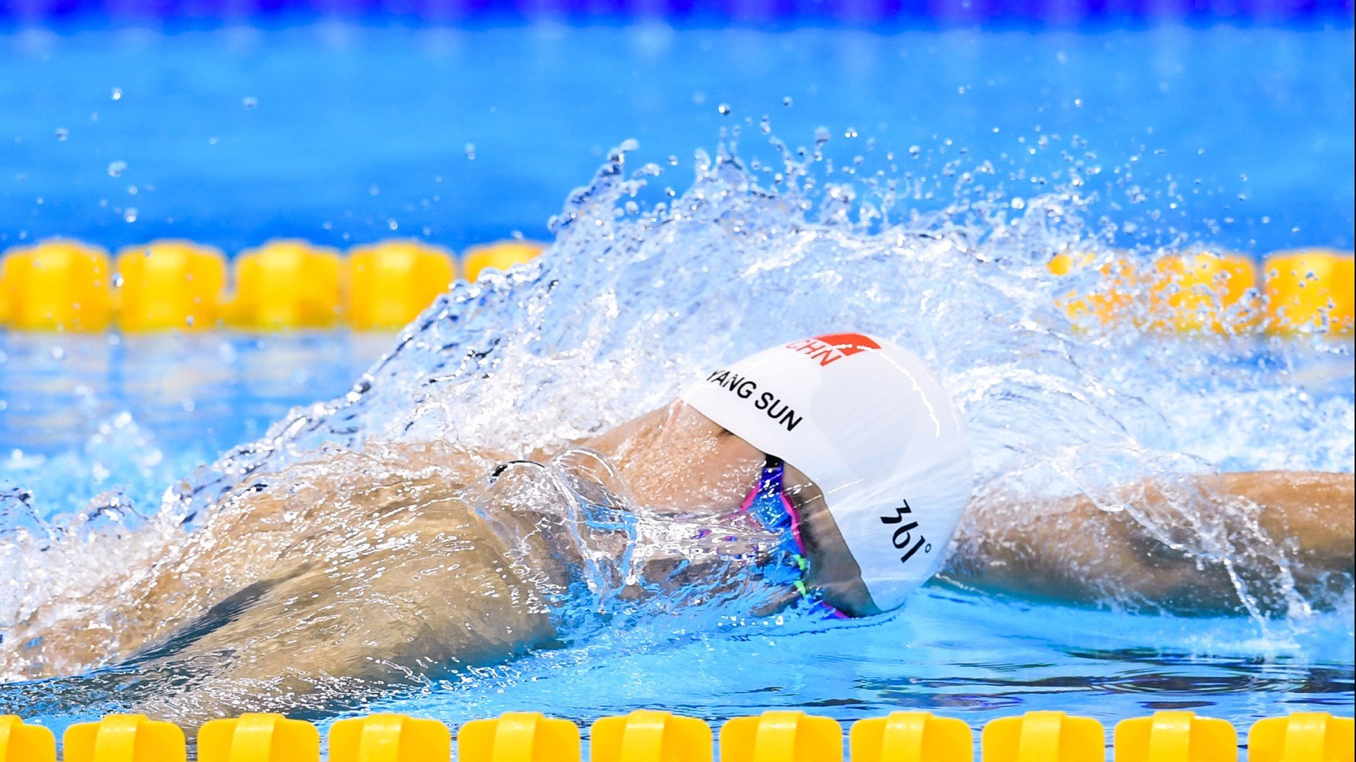 中超联赛中国女足夺冠 球迷庆祝场面壮观，中超女足比赛